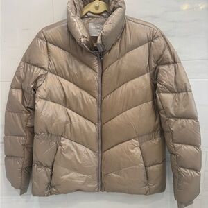 Athleta Women's Puffer Jacket in Taupe